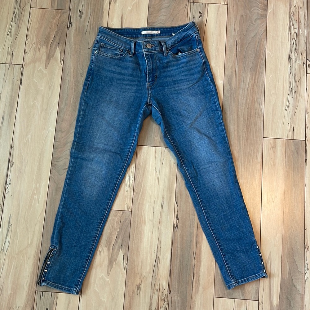 Levi 711 Skinny Jean